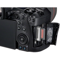 Canon EOS R5 Mark II mit EF-EOS R Bajonettadapter