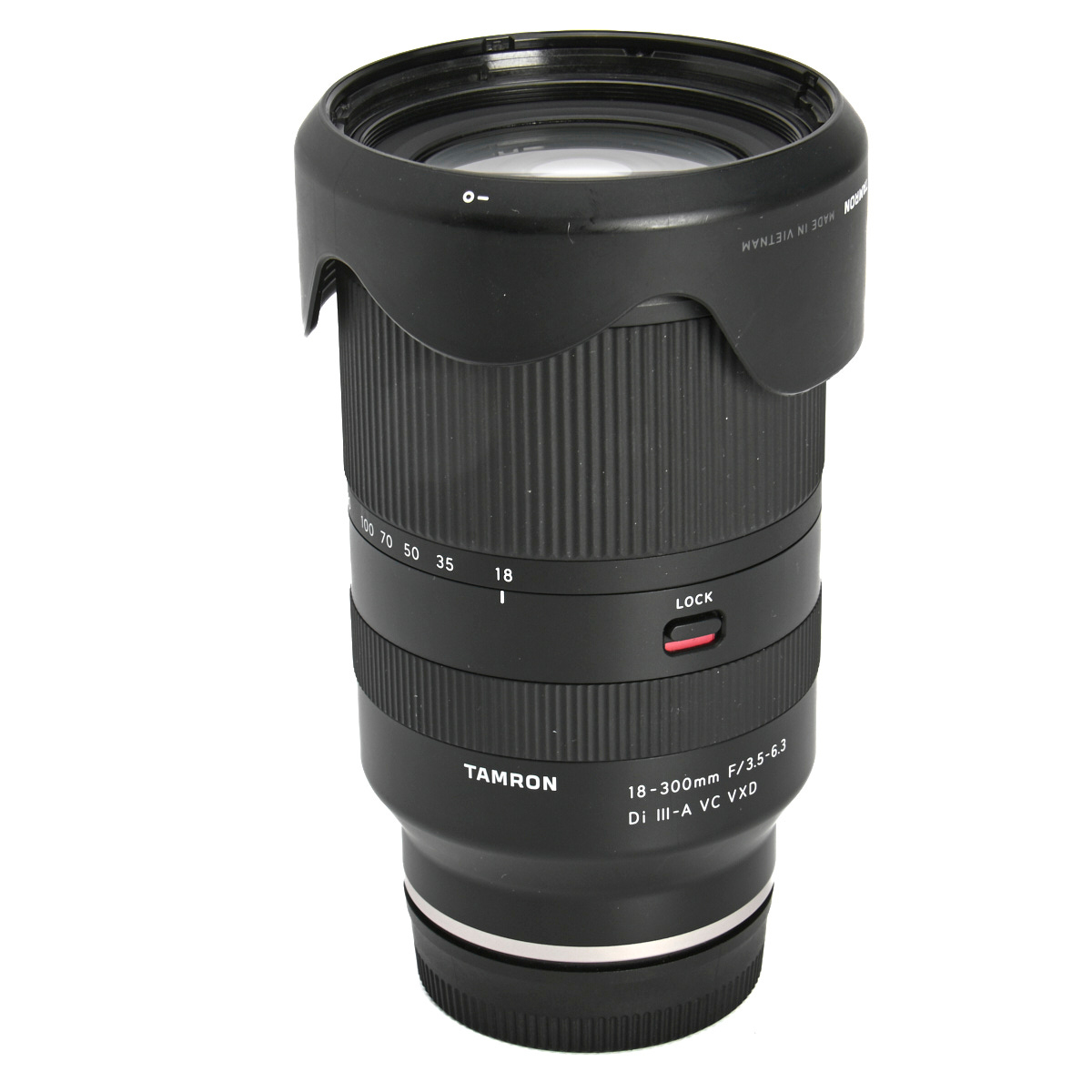 Tamron 18-300mm F3.5-6.3 Di III-A VC VXD für Sony E-Mount gebraucht