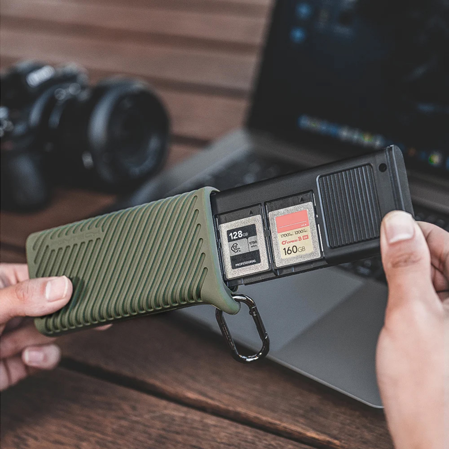 PGYTECH Speicherkartenetui CreateMate Moss Green für CFexpress Typ A, SD- und microSD-Karten