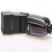 Nissin Blitzgerät Di 700A für Canon gebraucht