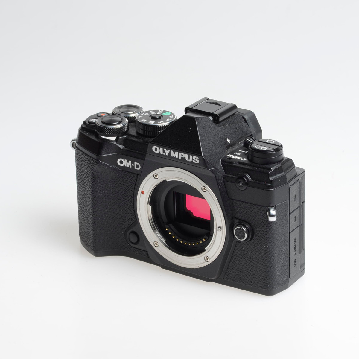 OM System OM-D E-M5 Mark III schwarz