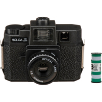 Holga 120GCFN mit Schwarzweißfilm und Batterie