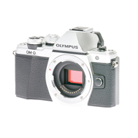 Olympus OM-D E-M10 Mark II silber gebraucht
