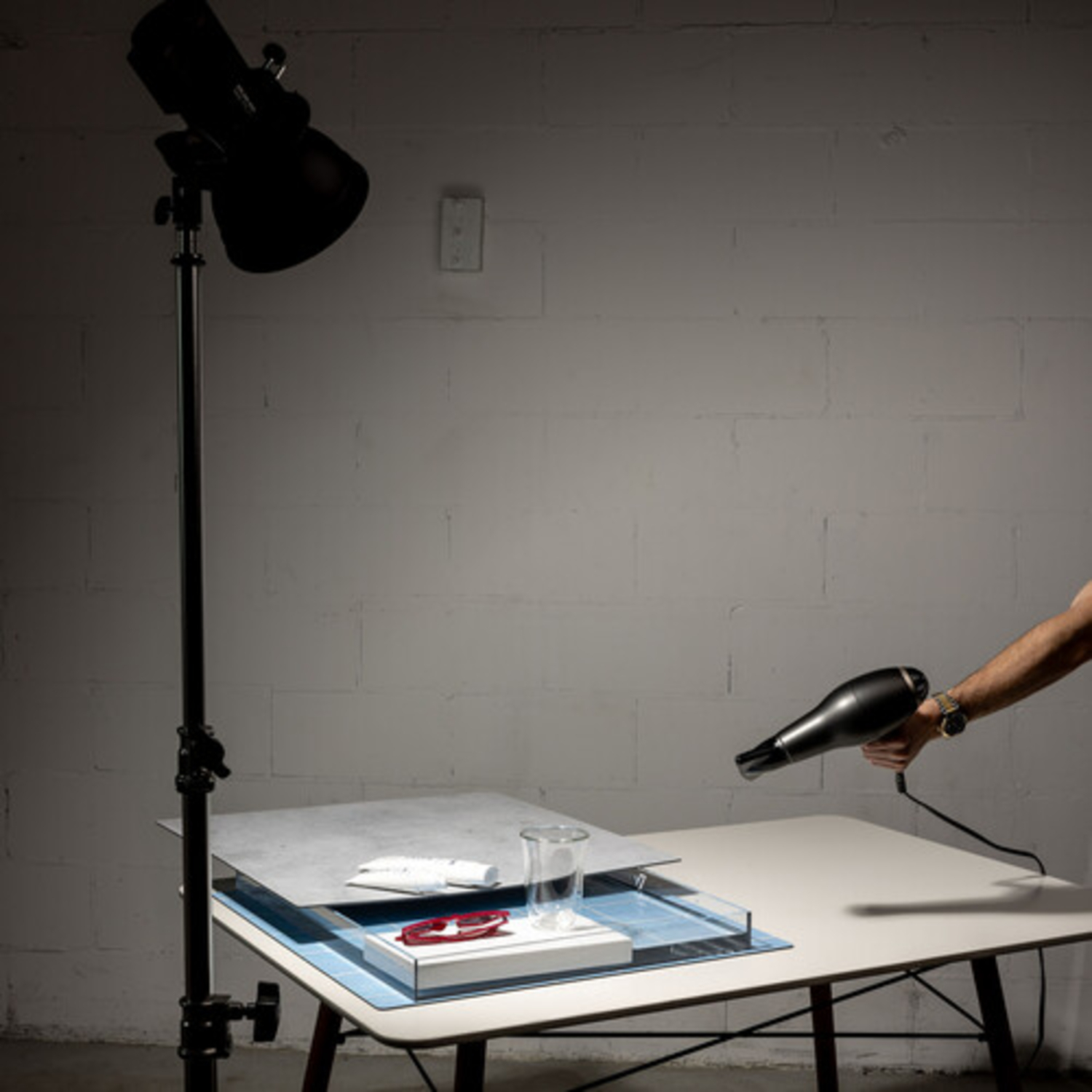 V-Flat World Photography Aqua Tray (24 x 19”)