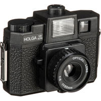 Holga 120GCFN mit Schwarzweißfilm und Batterie