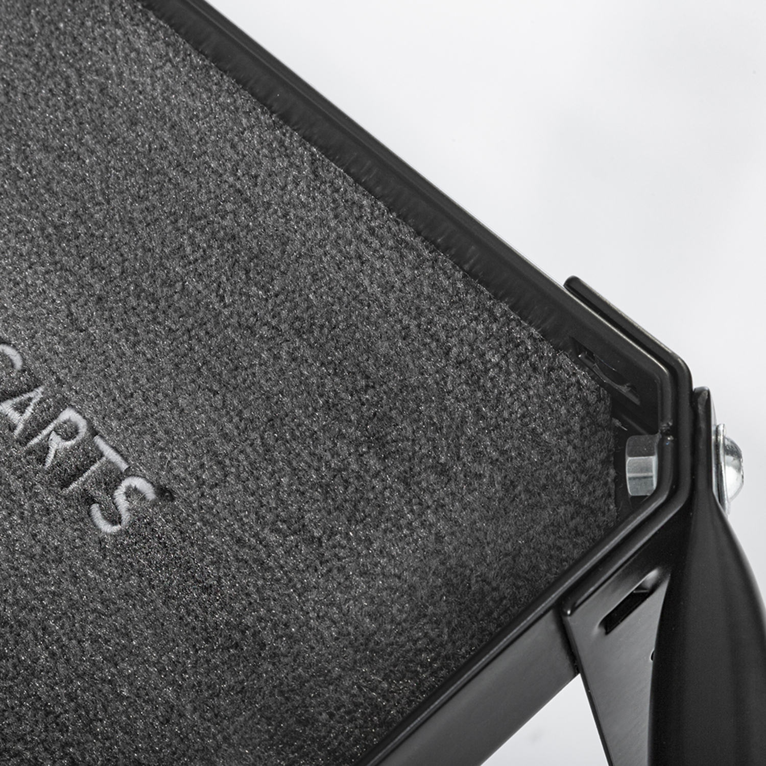 Conecarts Wagen klein mit grauer Teppichmatte