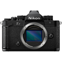Nikon Z f mit NIKKOR Z 40mm F2 SE schwarz