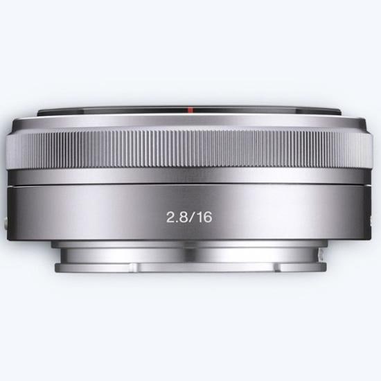 Sony E 16mm F2.8 silber
