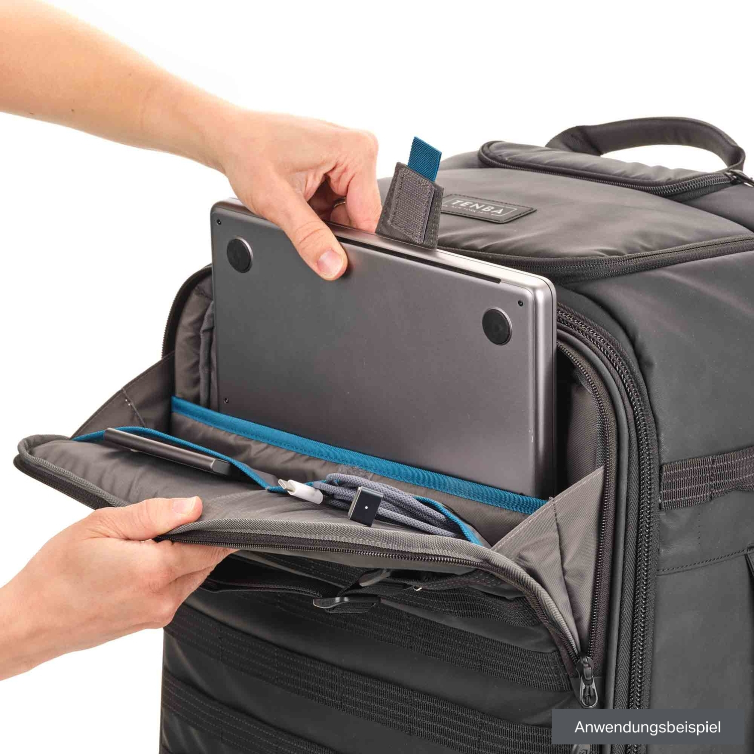 Tenba Axis v2 28L Spinner Rucksack MultiCam schwarz