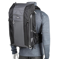 thinkTank Fotorucksack FirstLight 35L grau-schwarz