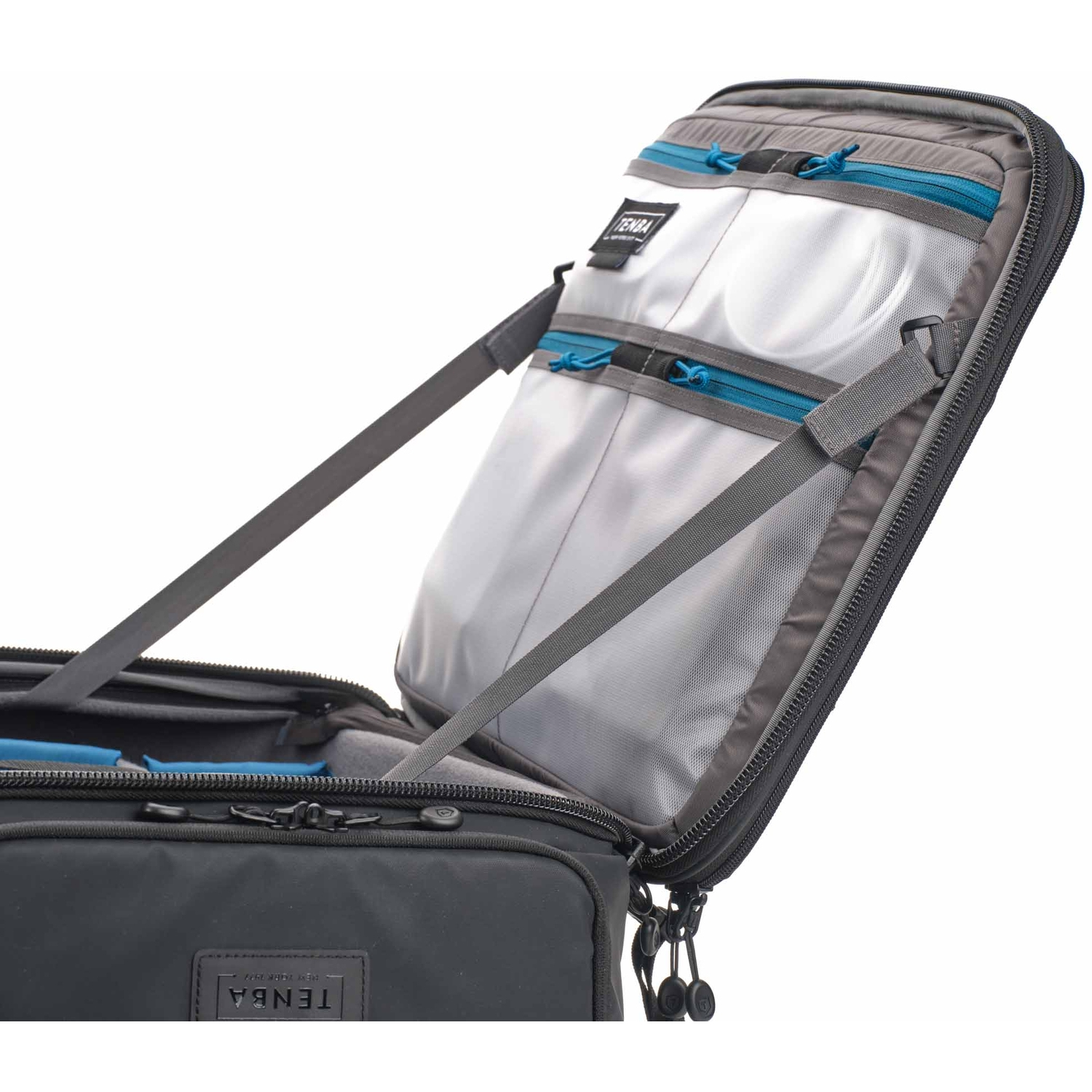 Tenba Axis v2 28L Spinner Rucksack MultiCam schwarz