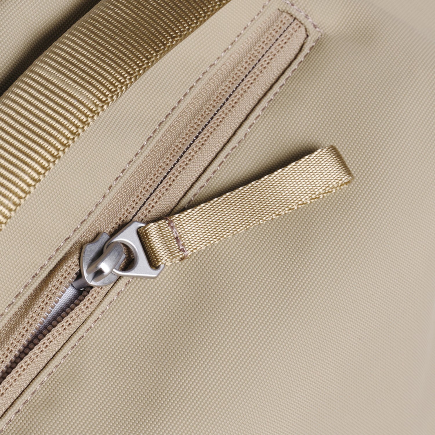 Urth Arkose 20L Rucksack (Beige)