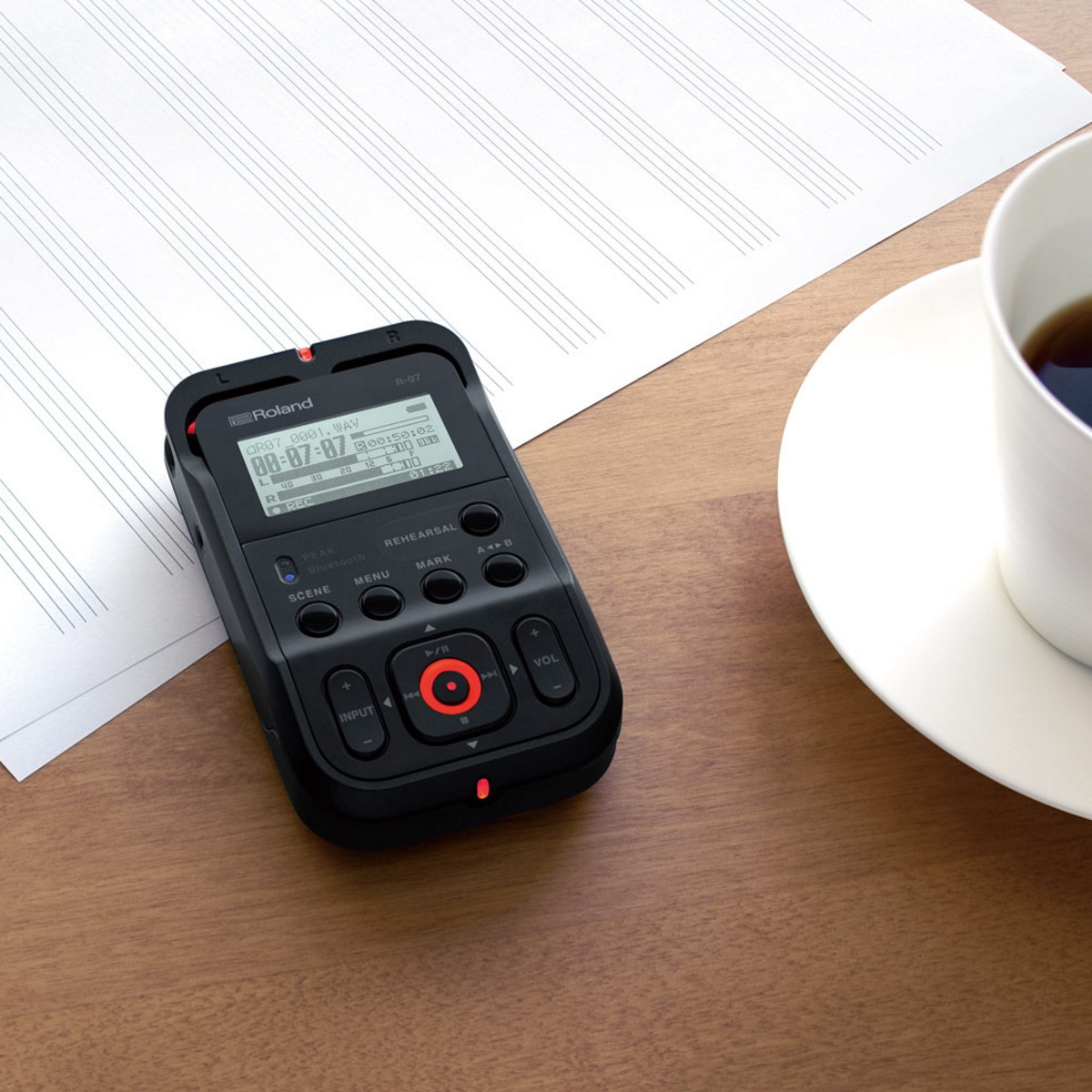 Roland R-07 ultraportabler Audio Recorder in Schwarz