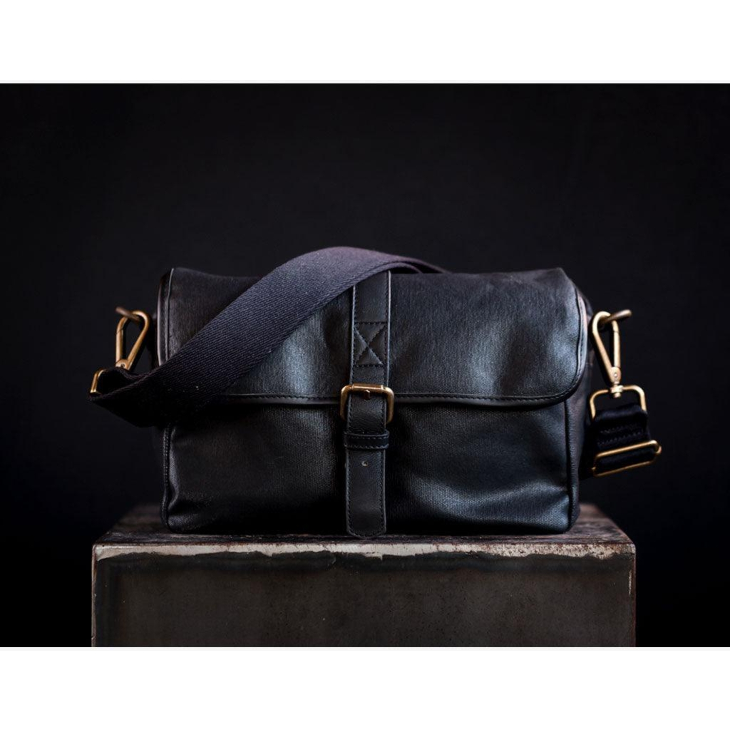Bronkey Paris Camera Bag Waxed Canvas Black