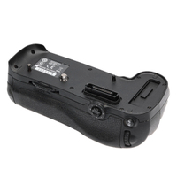Nikon Multifunktionshandgriff MB-D12 gebraucht
