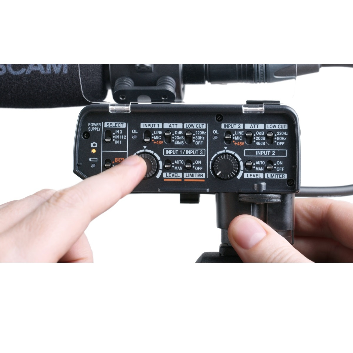 Tascam CA-XLR2d-AN XLR-Mikrofonadapter mit Analogeingang