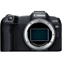 Canon EOS R8 mit EF-EOS R Bajonettadapter