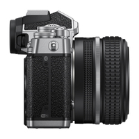 Nikon Z fc mit NIKKOR Z 28mm F2.8 Special Edition